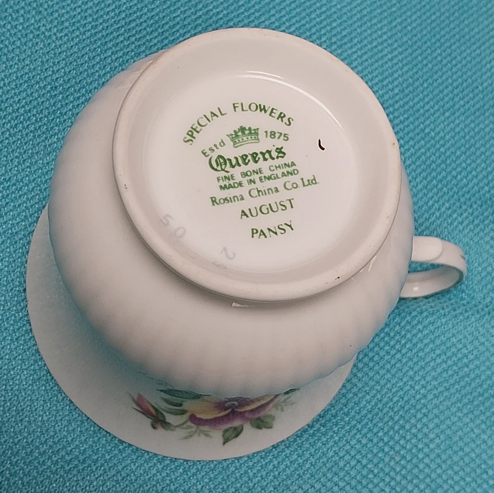 🫖 August Pansy Birthday Tea Cup & Saucer - Picture 9 of 11